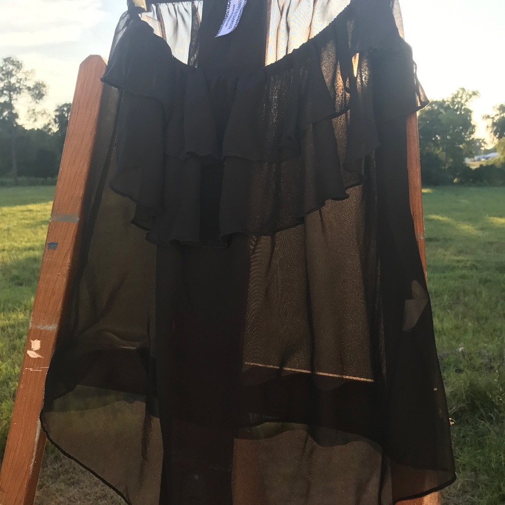 Sleeveless/tube see through ruffle blouse